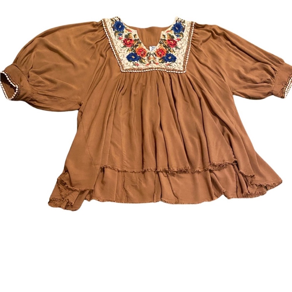 Ivy Jane xl top brwn embrod. frnt plkt vneck 3/4s cuff 29”W 26”L frnt 30”L bk